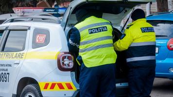 Percheziții SPIA la INSP. Agent de patrulare, reținut pentru trafic de influență și mită de sute de euro