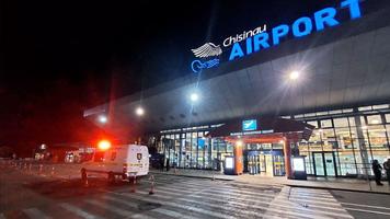 Alertă falsă cu bombă, în toiul nopții, pe Aeroportul Internațional „Eugen Doga”