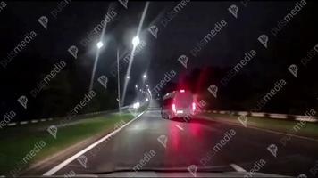 (VIDEO) Nouă tragedie pe bulevardul Dacia. Momentul în care un pieton este spulberat de un microbuz, surprins de o cameră de bord