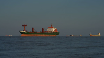 navă maritimă